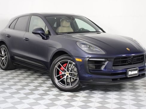 Certified 2022 Porsche Macan S AWD/4WD image 9