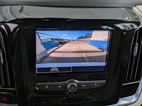 Used 2023 Chevrolet Traverse LS FWD image 15