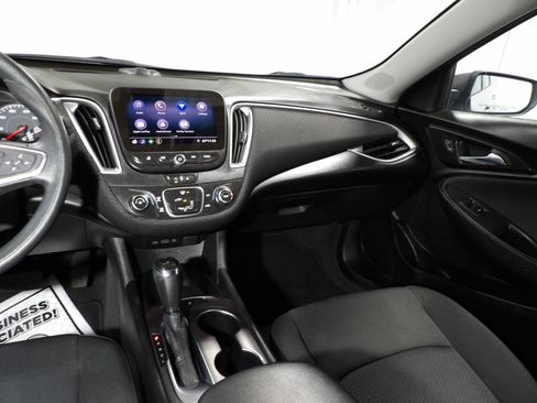 Used 2020 Chevrolet Malibu LS FWD image 12
