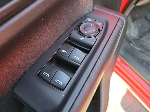 Used 2020 Chevrolet Silverado 1500 Custom w/ Custom Value Package image 15