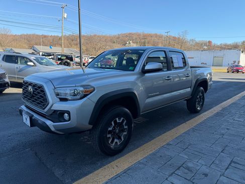 Used 2022 Toyota Tacoma TRD Off-Road image 4