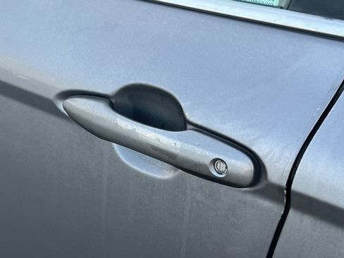 Used 2020 Toyota Camry SE image 19