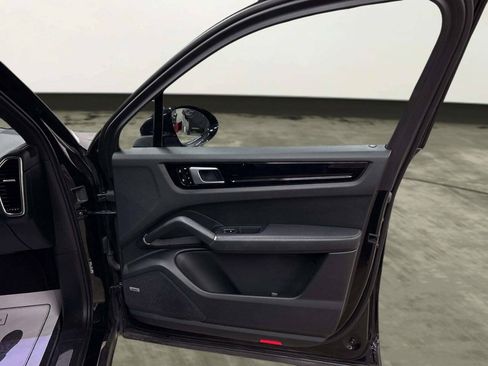 Used 2019 Porsche Cayenne S AWD/4WD image 21