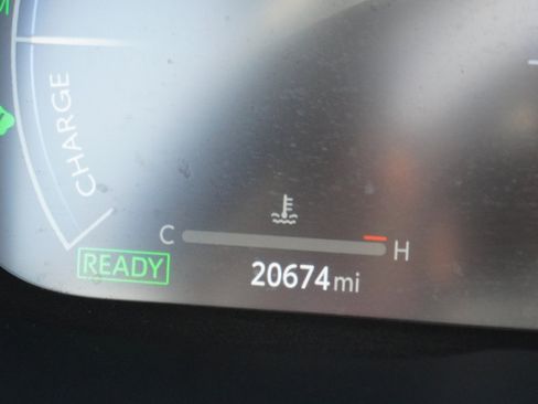 Used 2025 Toyota RAV4 XSE w/ Advanced Technology Package AWD/4WD image 26