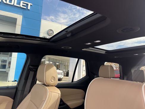 Used 2022 Chevrolet Traverse Premier image 6