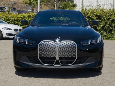 New 2026 BMW i4 eDrive40 w/ Parking Assistance Package RWD image 3