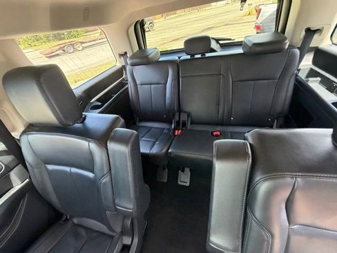 Used 2023 Ford Expedition XLT RWD image 24