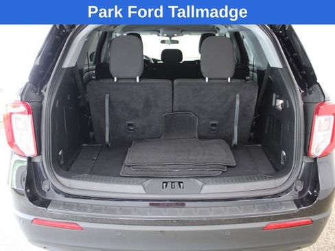 Used 2023 Ford Explorer XLT AWD/4WD image 5