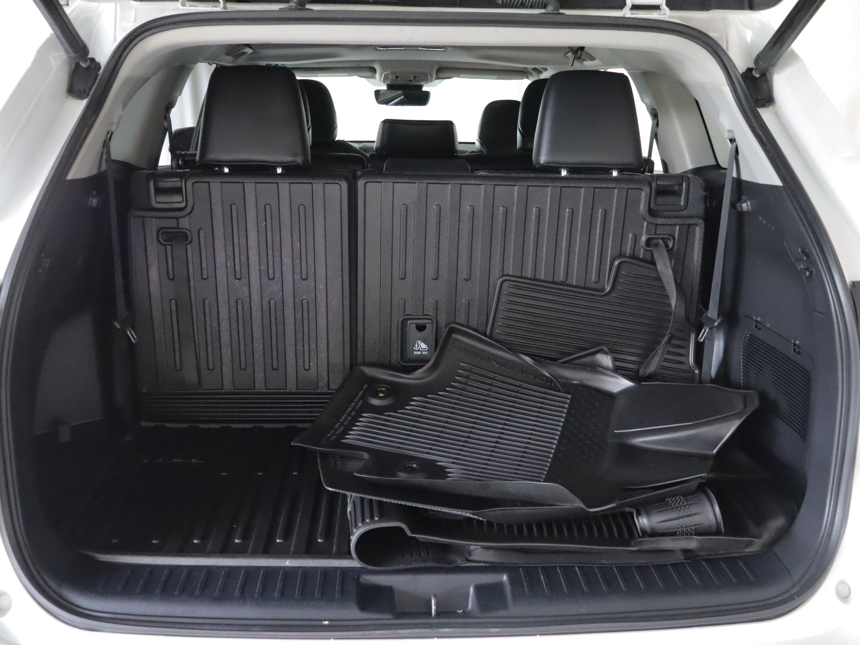 Used 2022 Toyota Highlander XLE AWD/4WD image 23