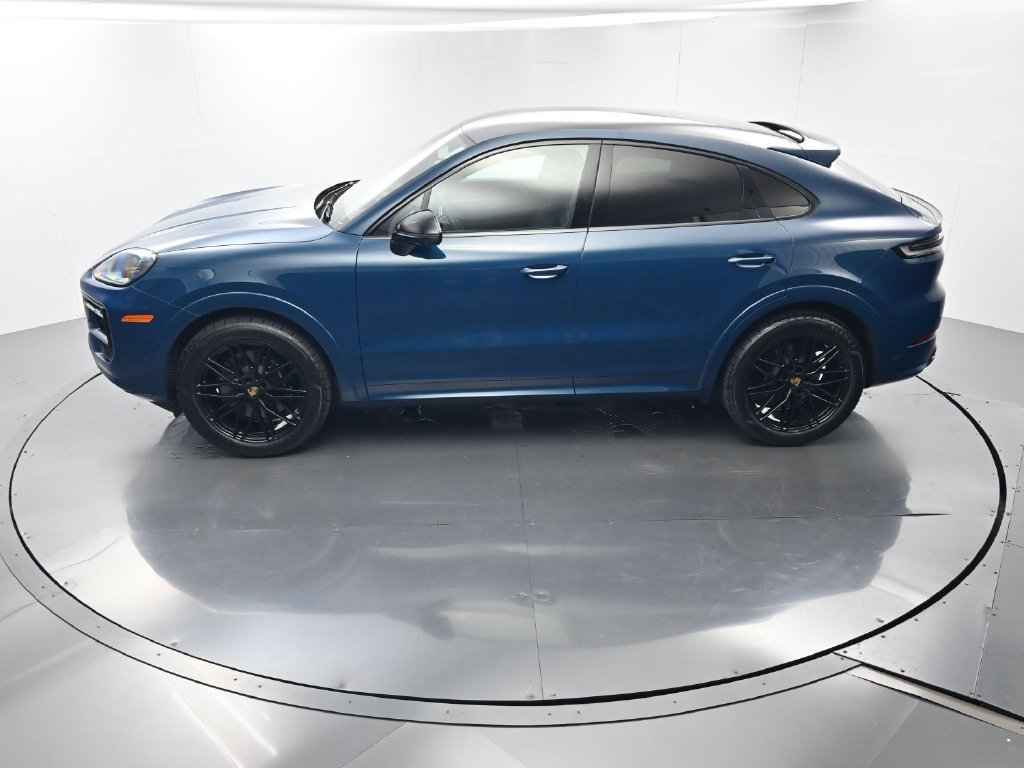 Certified 2024 Porsche Cayenne Coupe AWD/4WD image 35