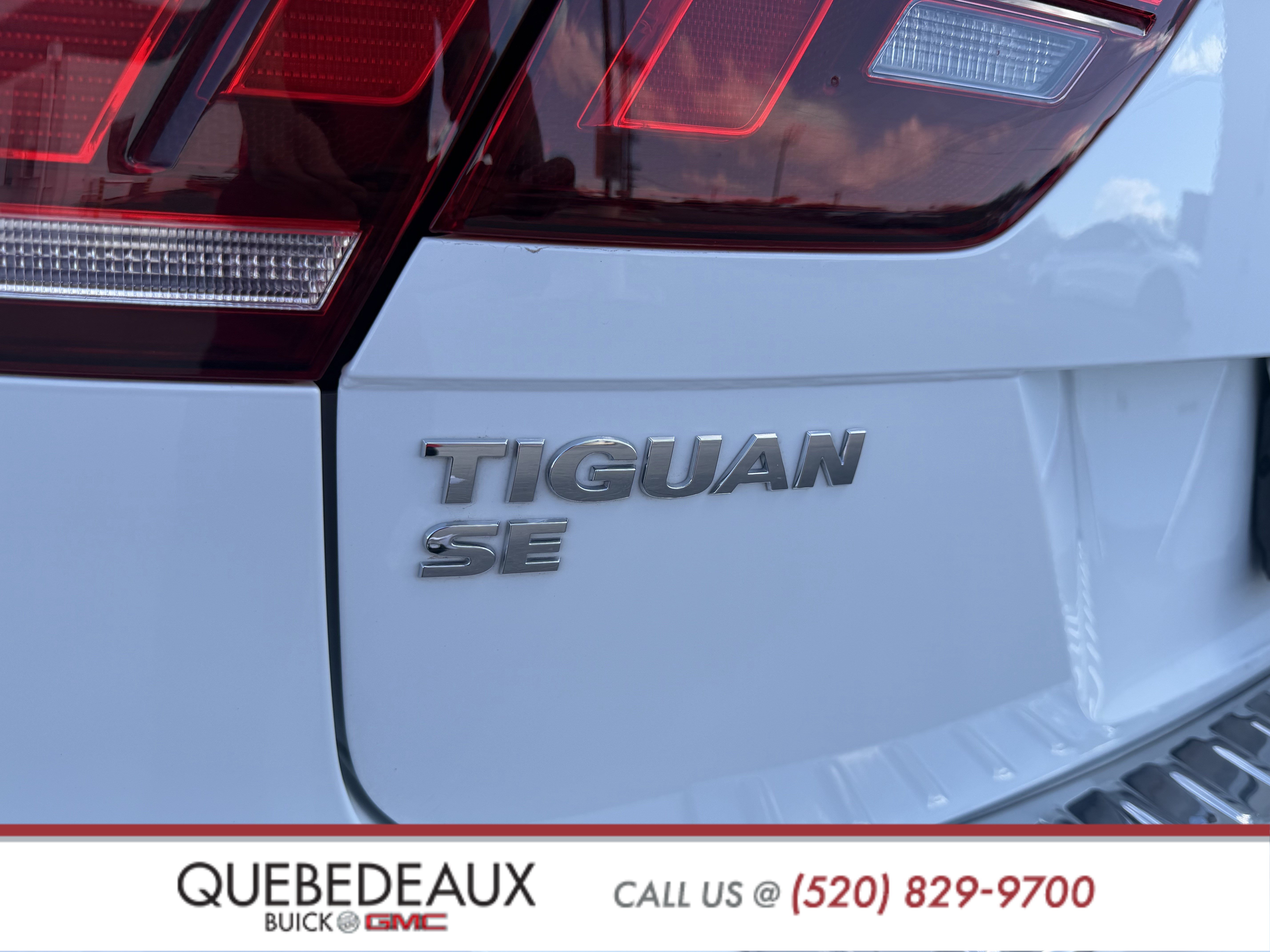 Used 2021 Volkswagen Tiguan SE w/ Panoramic Sunroof Package FWD image 16