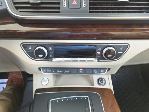 Used 2018 Audi Q5 2.0T Premium Plus w/ Premium Plus Package AWD/4WD image 18