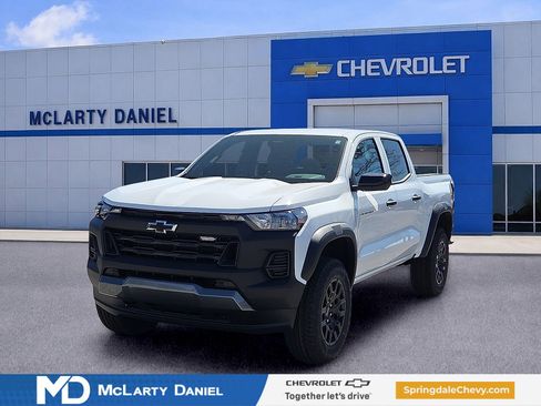 New 2026 Chevrolet Colorado Trail Boss AWD/4WD image 2