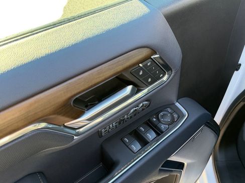 Used 2024 Chevrolet Silverado 1500 High Country w/ Technology Package image 17