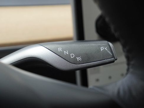 Used 2023 Tesla Model Y Long Range AWD/4WD image 10