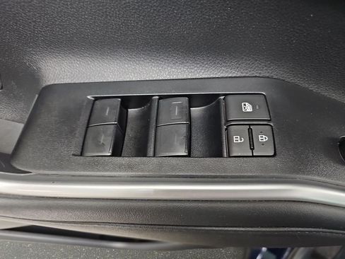 Used 2025 Toyota Highlander XLE AWD/4WD image 31