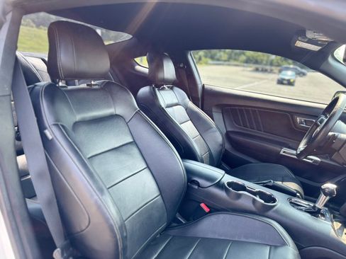 Used 2017 Ford Mustang Premium RWD image 13