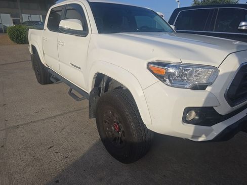 Used 2023 Toyota Tacoma SR5 w/ Technology Package AWD/4WD image 3