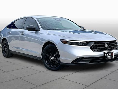 Used 2025 Honda Accord SE image 2