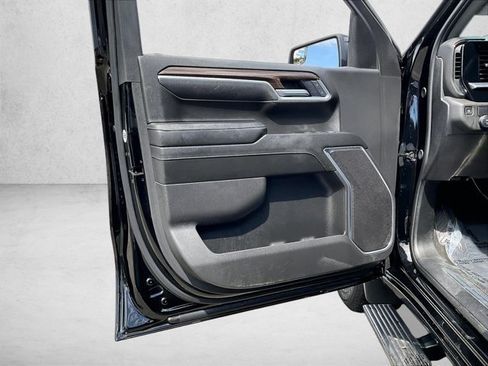 Used 2025 Chevrolet Silverado 1500 RST RWD image 18