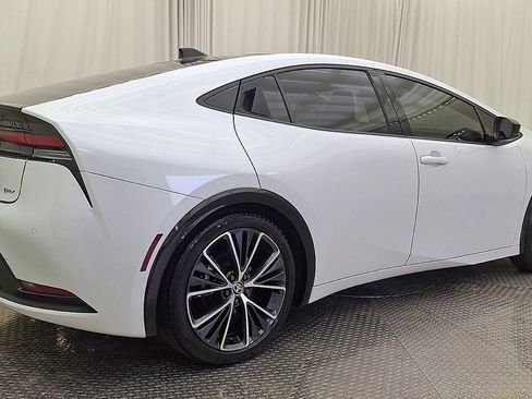 Used 2023 Toyota Prius XLE image 3