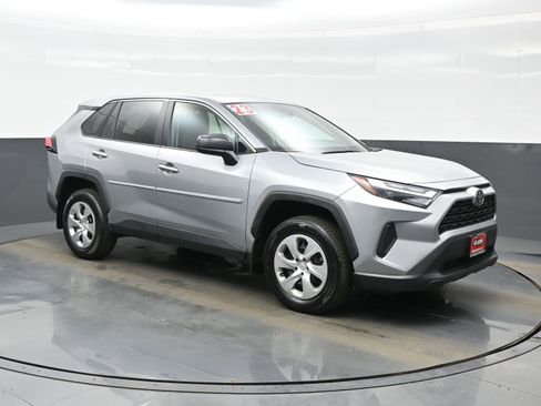 Used 2023 Toyota RAV4 LE image 8