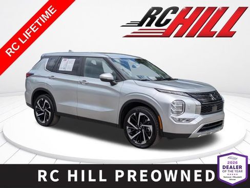 Used 2024 Mitsubishi Outlander SE AWD/4WD image 1