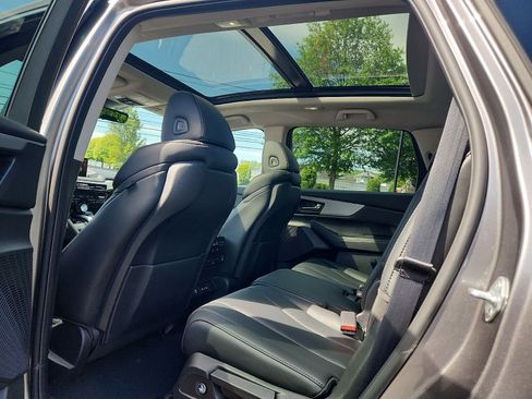 Used 2023 Acura MDX SH-AWD image 11