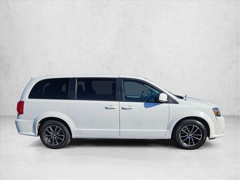 Used 2019 Dodge Grand Caravan GT FWD image 4