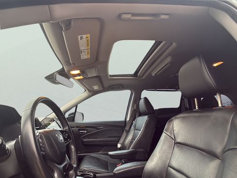 Used 2019 Honda Pilot Touring image 27