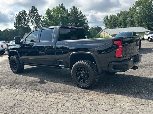 Used 2026 Chevrolet Silverado 2500 High Country w/ High Country Premium Package AWD/4WD image 8
