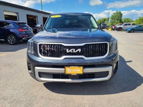 Used 2023 Kia Telluride LX AWD/4WD image 3