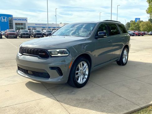 Used 2024 Dodge Durango GT image 3