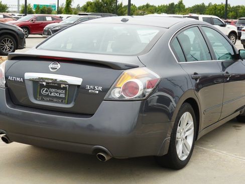 Used 2011 Nissan Altima 3.5 SR w/ 3.5SR Premium Pkg FWD image 6