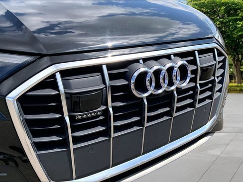 Used 2023 Audi Q7 3.0T Premium Plus AWD/4WD image 31