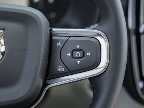 New 2026 Volvo XC40 B5 Plus w/ Protection Package Premier AWD/4WD image 32