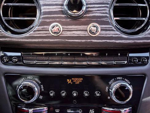Used 2023 Rolls-Royce Ghost RWD image 74