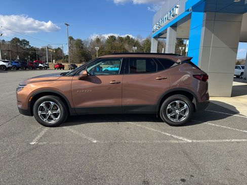 Used 2024 Chevrolet Blazer LT w/ Convenience Package image 3
