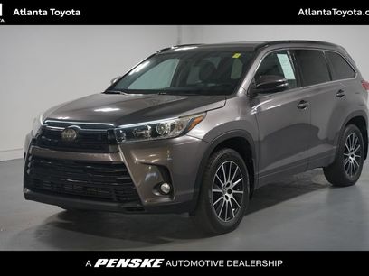 Used 2018 Toyota Highlander SE