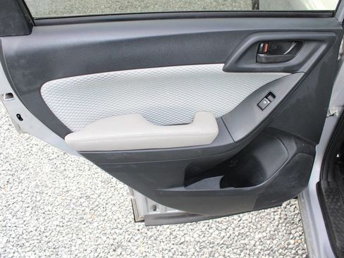 Used 2017 Subaru Forester 2.5i Premium w/ All-Weather Package image 23