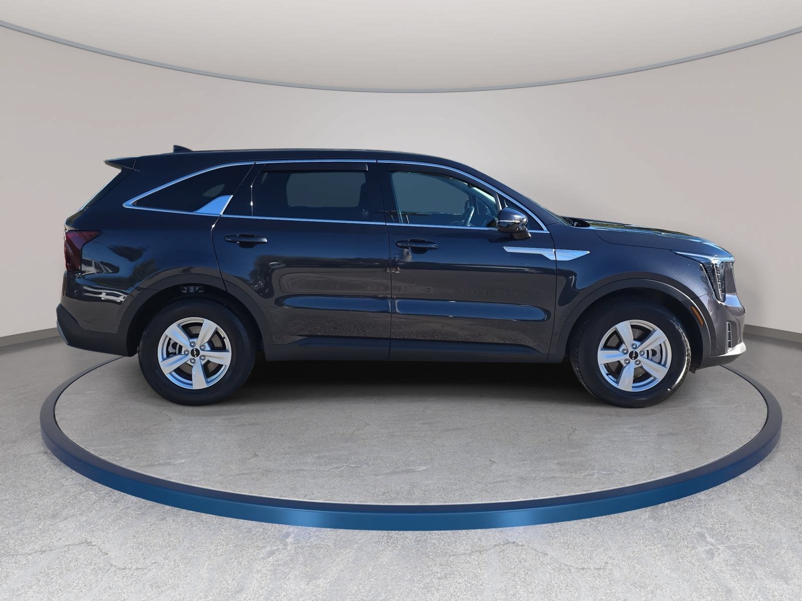 Used 2026 Kia Sorento LX FWD image 4
