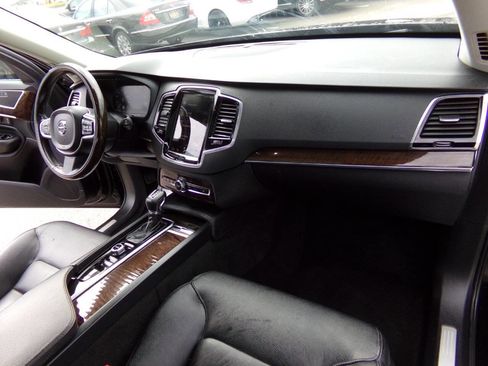 Used 2016 Volvo XC90 T6 Momentum w/ Momentum Plus Package image 26