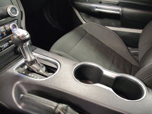 Used 2020 Ford Mustang Coupe RWD image 26