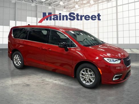 New 2026 Chrysler Pacifica Select image 7
