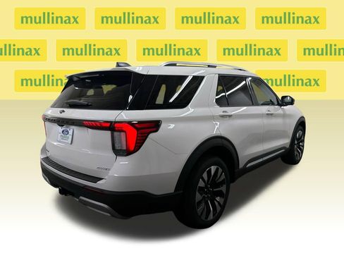 New 2026 Ford Explorer Platinum AWD/4WD image 3