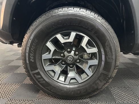 Used 2021 Toyota Tacoma TRD Off-Road w/ Technology Package AWD/4WD image 40