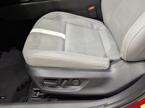Used 2026 Toyota Camry SE w/ Convenience Package FWD image 14