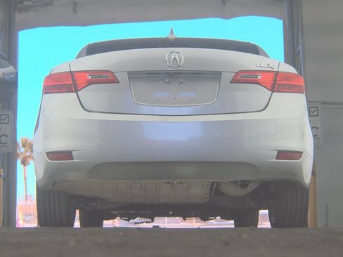 Used 2014 Acura ILX w/ Technology Package image 6