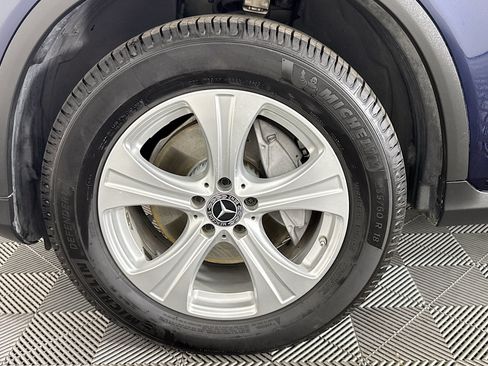 Used 2018 Mercedes-Benz GLC 300 w/ Premium Package image 35