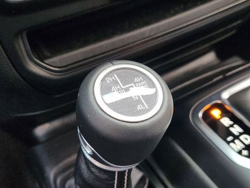 Used 2023 Jeep Wrangler Unlimited Sahara AWD/4WD image 18